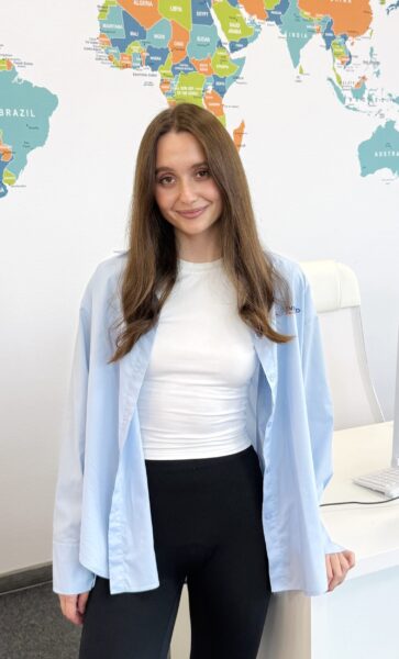 Анна Викс